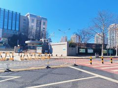 -崂山区第二实验小学