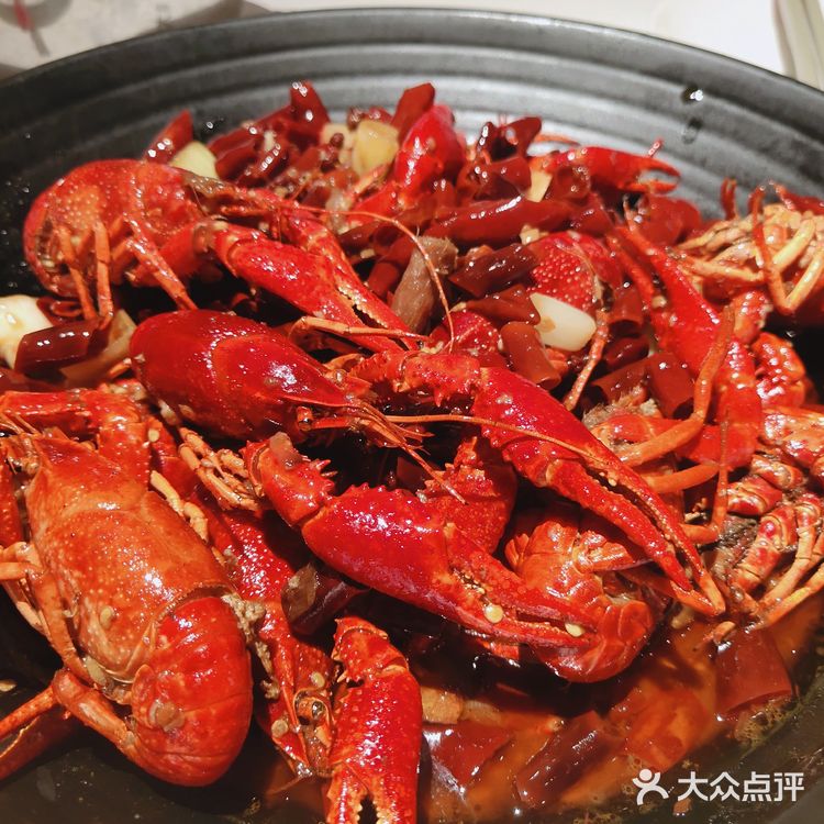 簋街排了3个小时队吃上的绝味-烤蛙 麻小