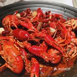 簋街排了3个小时队吃上的绝味-烤蛙 麻小