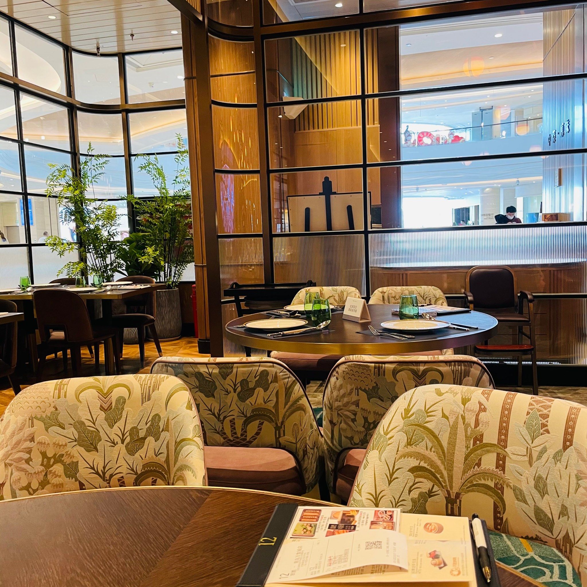 0元玩转这座城
翠园的菜品以粤菜和茶餐厅的经典美食为主,每道捕技