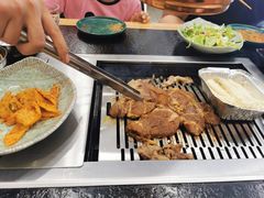 -臻牛烤肉
