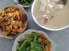 -乐禧母婴全自营月嫂(宝山店)