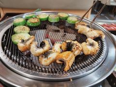 -围炉肉舍•炭烤活鳗•丹东海鲜烤肉(步行街店)