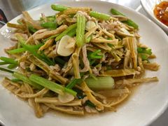 -阿峰饭店·本地土菜馆·农家土鸡煲·一品神仙鸡(报福店)