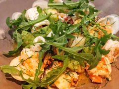 温热海鲜沙拉配牛油果-Mercato莫卡多露台餐厅与酒吧(K11店)