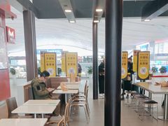 用餐区-麦当劳(深圳北站高铁店)