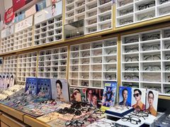 -沫芮眼镜·蔡司官方授权店(人民广场店)
