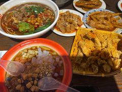 -爆炸头阿姨小四川正宗川味小吃(无任何分店)