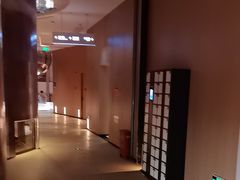 -涨巢·潮玩水疗局