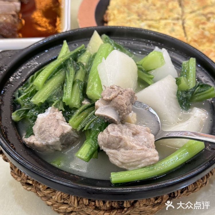 这家开在大宁中心的潮府粥绝对是非常的正宗，食材新鲜