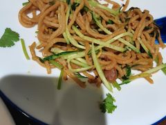 -东口码头·烧鸽子·鱼头泡饼·地方菜(金鹰悦城店)