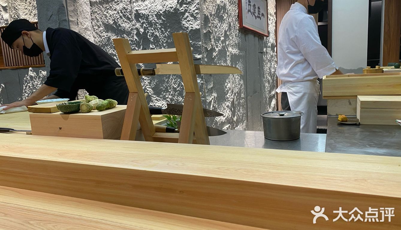 是一家非常关注食材的日料店
