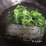 养生健康的绿色菜汤之小白菜粉丝汤