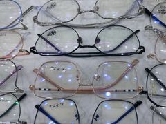 -朱师傅眼镜·蔡司·依视路·尼康(市先进店)