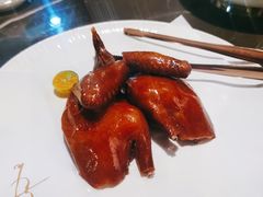 脆皮乳鸽-海派悦庭·海胆烧麦·新融合菜(凯德广场店)