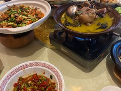 -帅巴人舅母子腊蹄民俗村