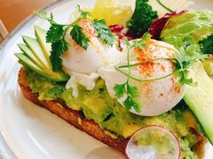 牛油果温泉蛋吐司-O'mills Sourdough Bakery&Bistro(永嘉路店)