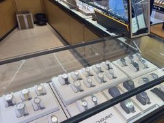 -亨吉利世界名表中心(砂之船奥莱店)