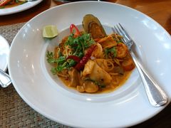 -Chom Cafe and Restaurant