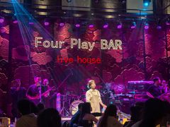 -FOUR PLAY BAR