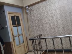 -扒虾小妹儿麻辣海鲜(宏图街店)