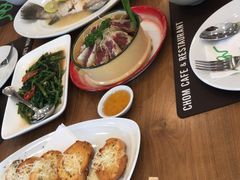 -Chom Cafe and Restaurant