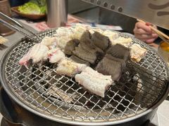 -草家酱蟹炭火烤肉店(珲春南路一店)
