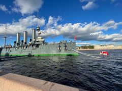 -阿芙乐尔号巡洋舰