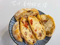 芝士香肠恰巴塔-LANLIZI BAKERY(COSMO店)