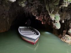 -怀托摩萤火虫洞