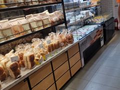 面包甜点陈列柜-超港·蛋糕面包(国购店)