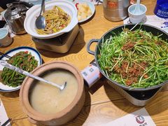 -黄泥岗·地道湖北菜(奥特莱斯店)