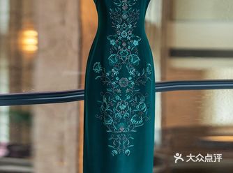 气质尽显的复古旗袍就是它️