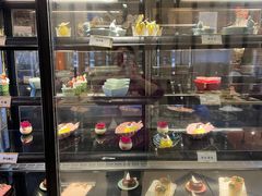 面包甜点陈列柜-芭菲盛宴·环球美食(解放碑英利国际店)