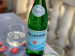 圣培露气泡水-弦月窗LUNETTE BY AMANDA(复兴路店)