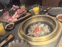 -铭牛烧肉·和牛海鲜自助(高新月牙湖店)