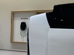 -理想汽车(世纪汇店)