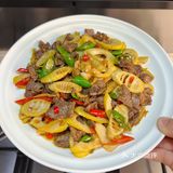 泡椒春笋炒牛肉，学会就是你的拿手菜，巨好吃 [亲亲]