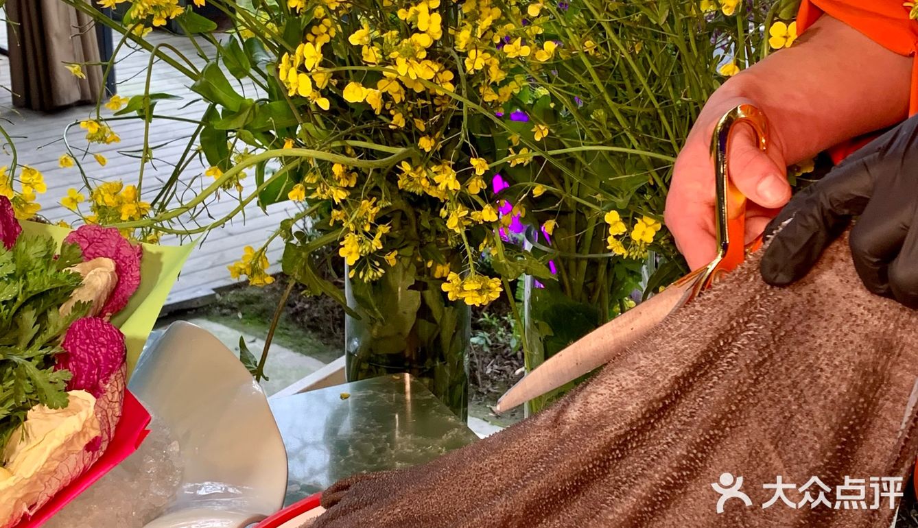 电子科大！湖光梦影茅歌水韵喊你吃火锅儿！