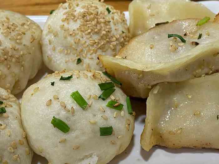 舒蔡记生煎(四川中路店)-"看了电视才知道有叫蔬菜记的生煎店,说是比.