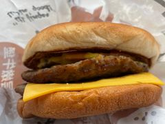 芝士汁汁嫩牛堡-肯德基(黄渡DT店)