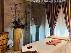 -莱蔻·圣灸堂·推拿艾灸(天山店)