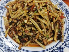 鱼香肉丝-椒香川流不息川菜馆(二七北路店)