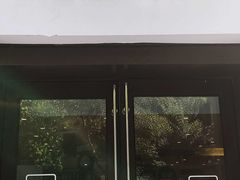 -Pets First伊珊娜洗护·精致美容·家庭式寄养(新会路店)