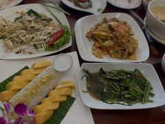 -Dang restaurant (patong phuket)