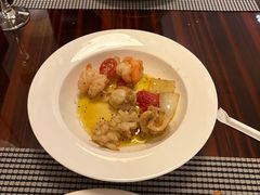 -广州万富希尔顿酒店·感趣自助餐厅·金秋蟹宴生蚝海鲜刺身烧烤