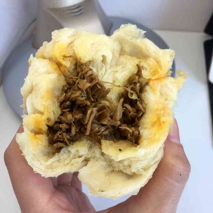 破酥包子王(原宝善街店)-"早上六点钟从丽江到昆明,天还没亮第一件事.