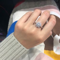 -威德钻石-克拉钻大本营(南京东路店)