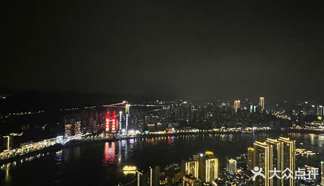 能拍到重庆你好的那边人简直多的不行