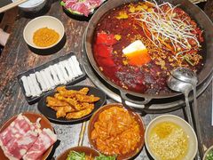 -四小区火锅·巷子里的重庆火锅(花照壁店)